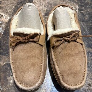 UGG Tan Sheepskin Lined Moccasins10sz clean and disinfected